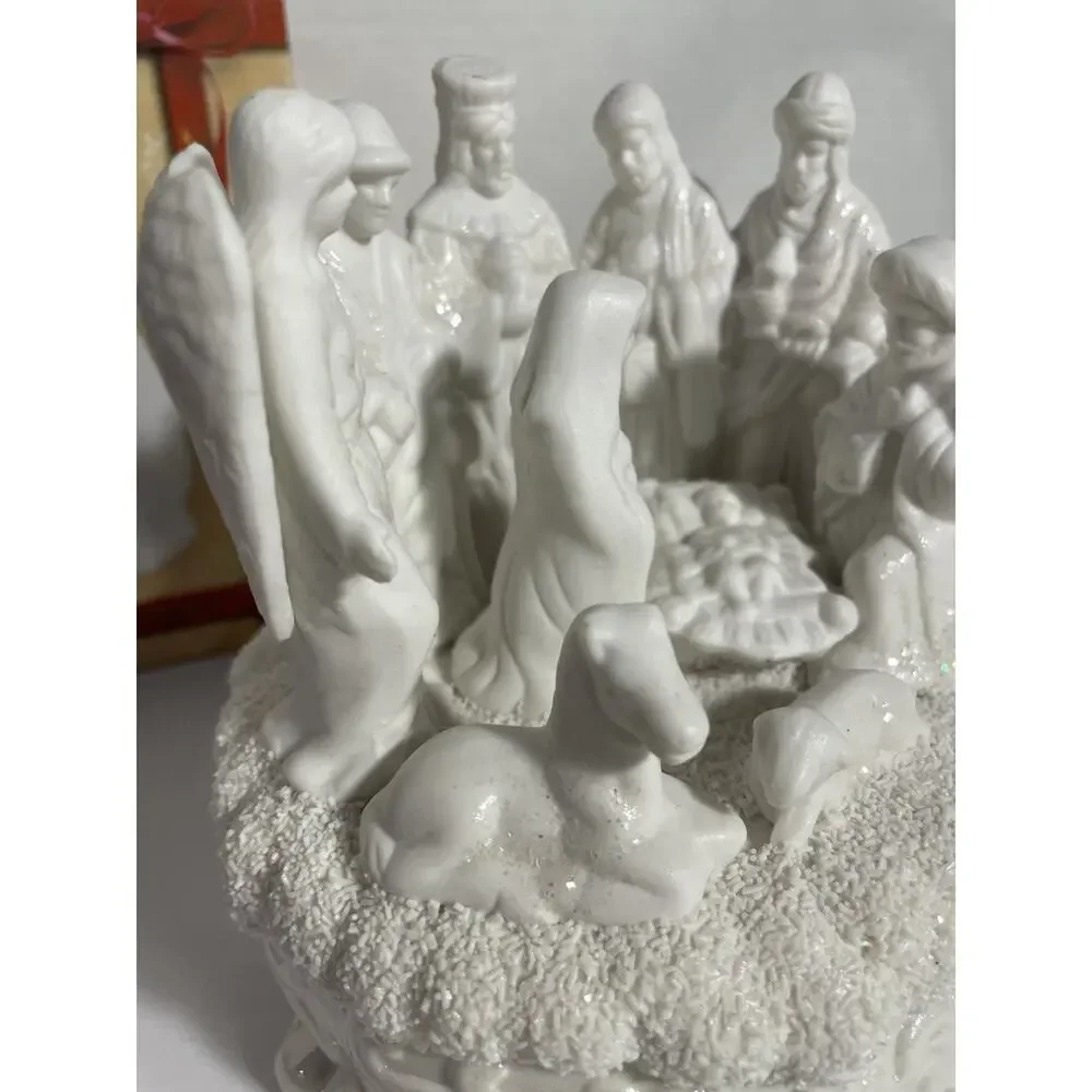 Nativity Scene Ceramic Music Box Ivory Iridescent Plays Silent Night 5.5in Works